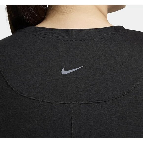 Nike One Relaxed Women's Dri-FIT Short-Sleeve Top, Black, Plus Size-3X - Picture 5 of 7